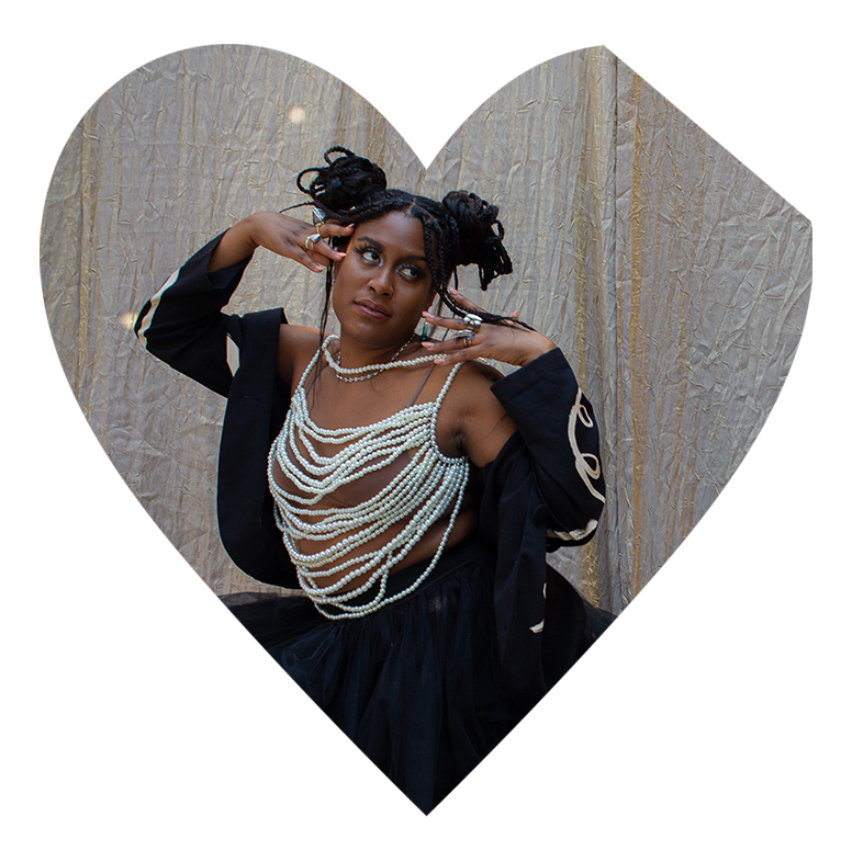 <em>Critique Cabaret</em> <em>Critique Cabaret</em>
